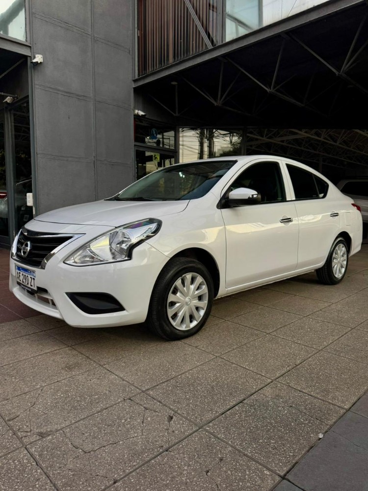 Nissan Versa Sense — foto 2